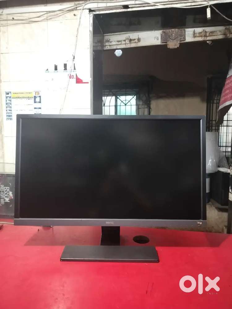 28 inch benq led monitor perfect working and new looking