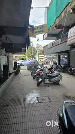 Cmd college k samne shop available hai