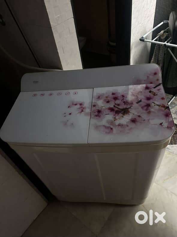 Semi automatic washing machine