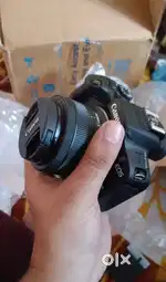 Canon R100