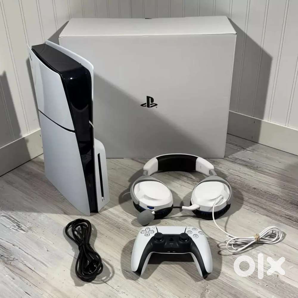 Sony PlayStation 5 Slim Disk Edition 1TB Console w/ Controller White