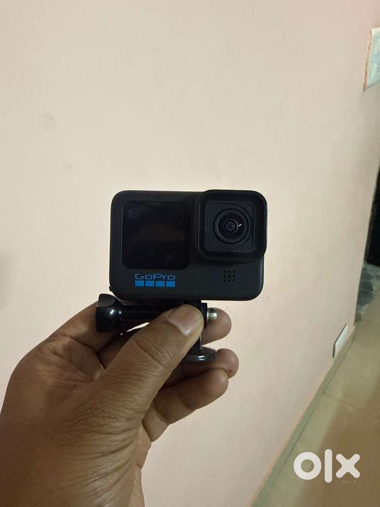 Go Pro 11 + 2 Batteries