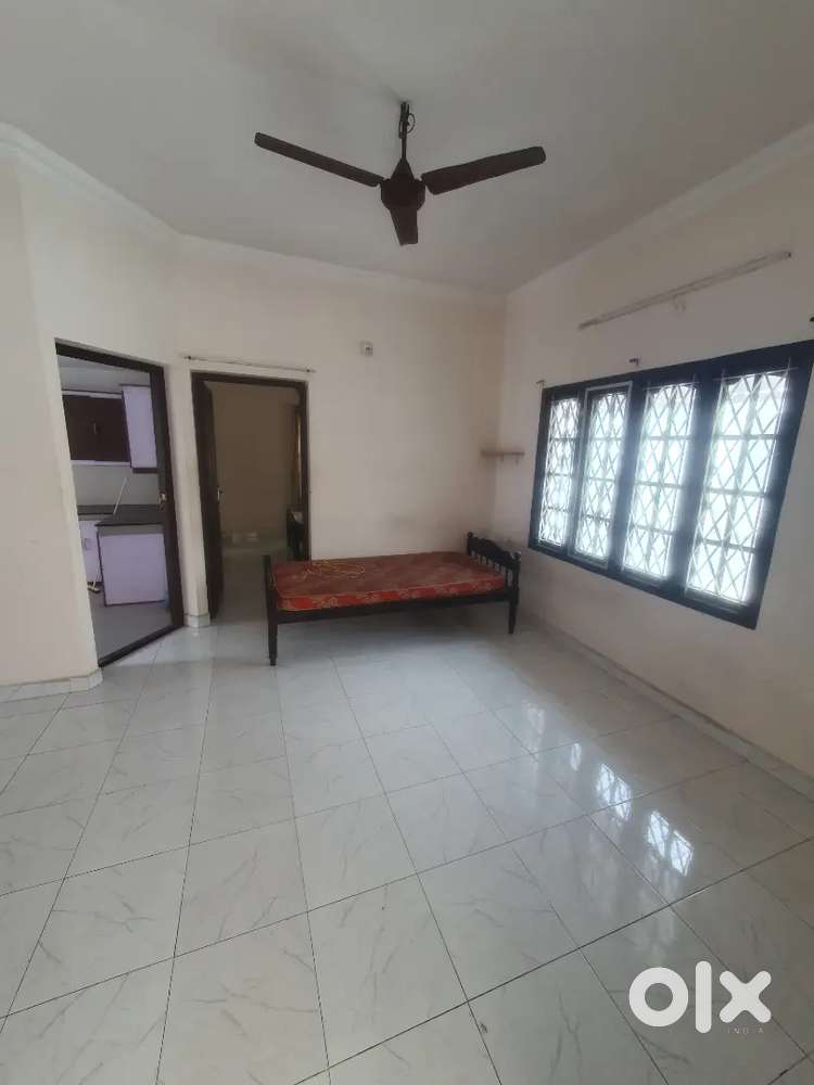2bhk medium furnished first floor for family