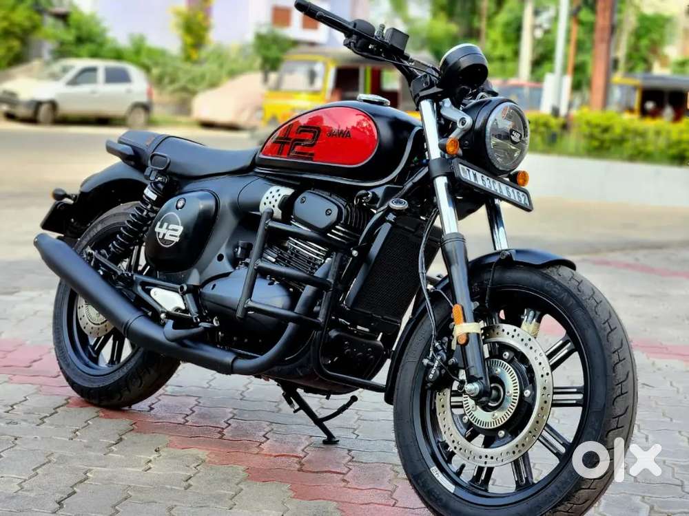 Jawa 42 fj low km 2 months old
