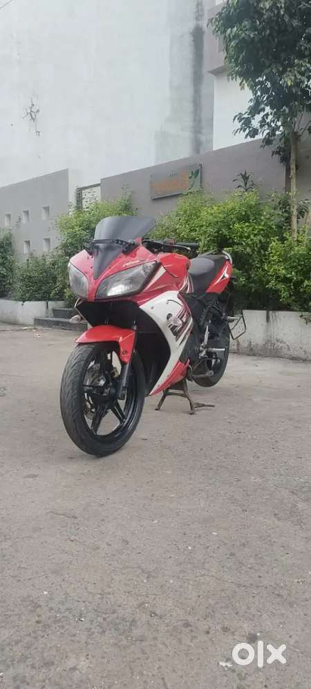 Yamaha R15