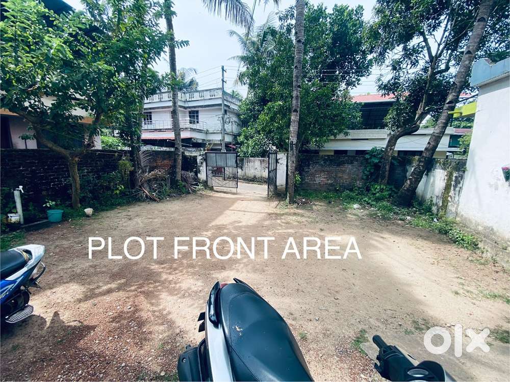 9 cent square plot 3 bhk