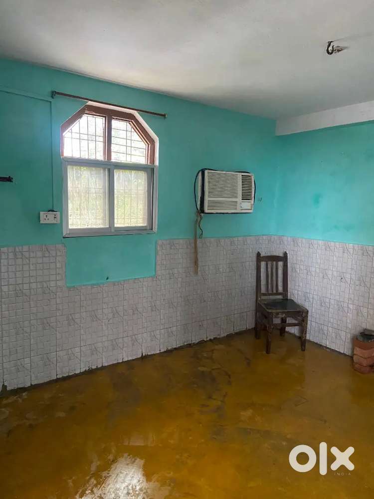 Room only for Bachelors( Female preferred)