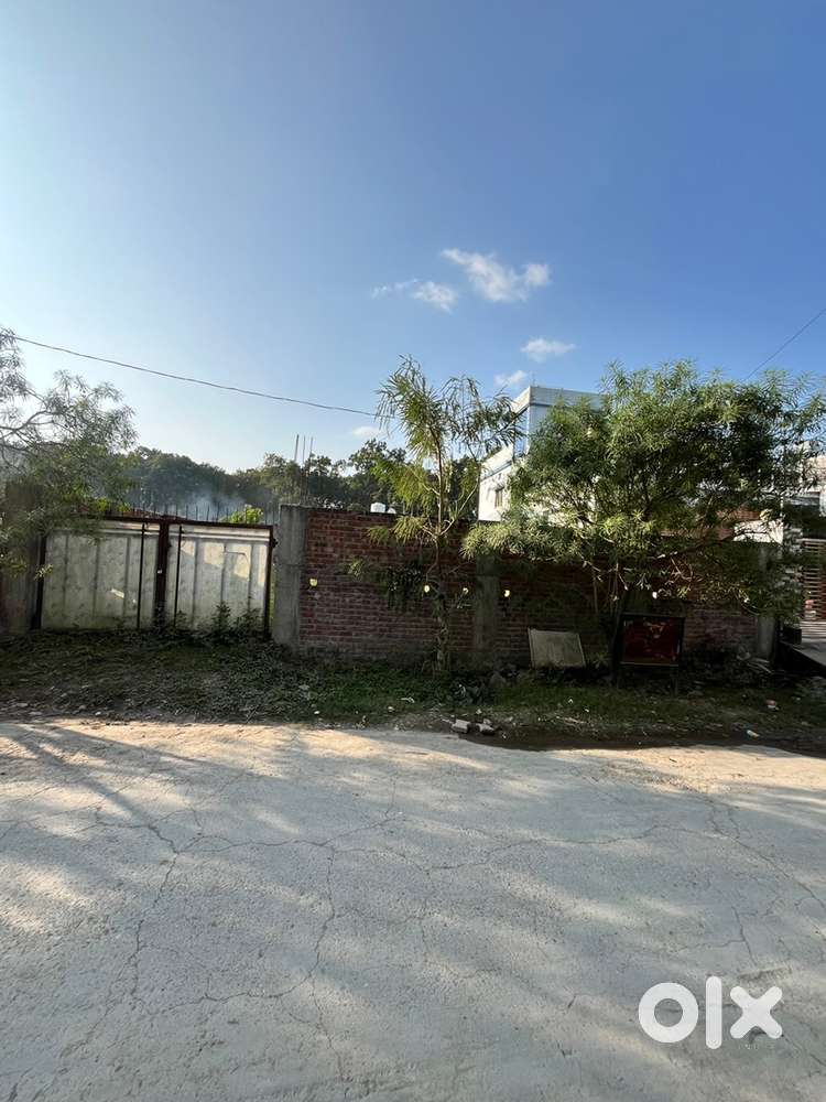 Luxury Plot for Sale in Engineer’s Enclave Posh Area Clear Title