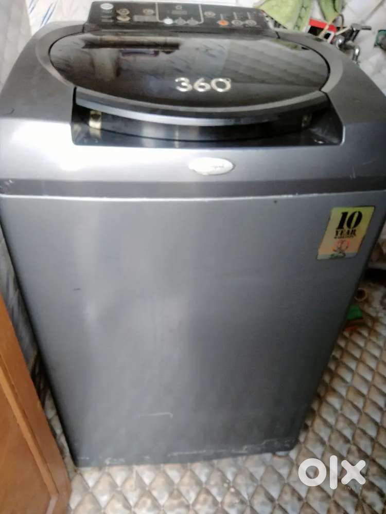 URGENTLY SELLING FULLY AUTOMATIC WASHING MACHINE