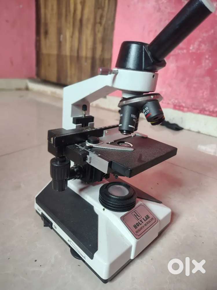Microscop holy lab