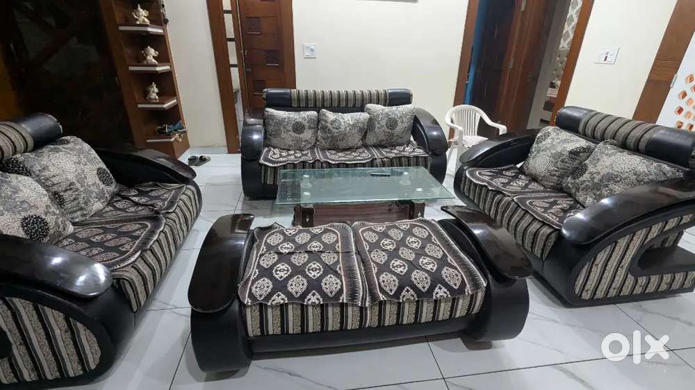 Sofa Set with table