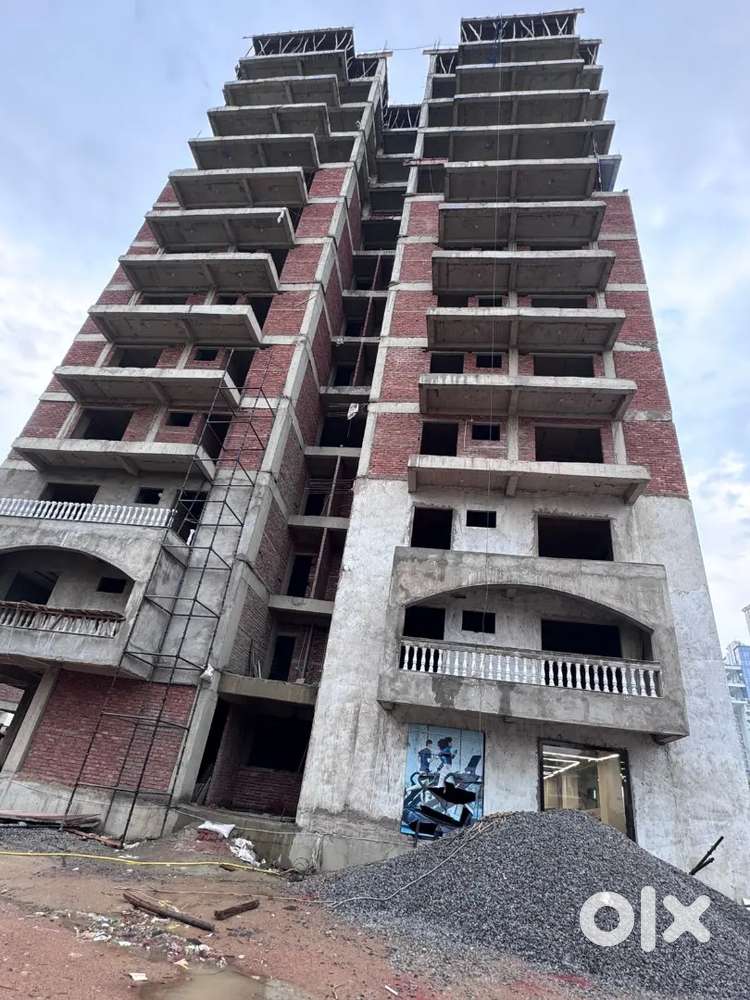 Ready To Move Luxurious 3BHK+S FLAT AVAILABLE IN GOMTI NAGAR LKO