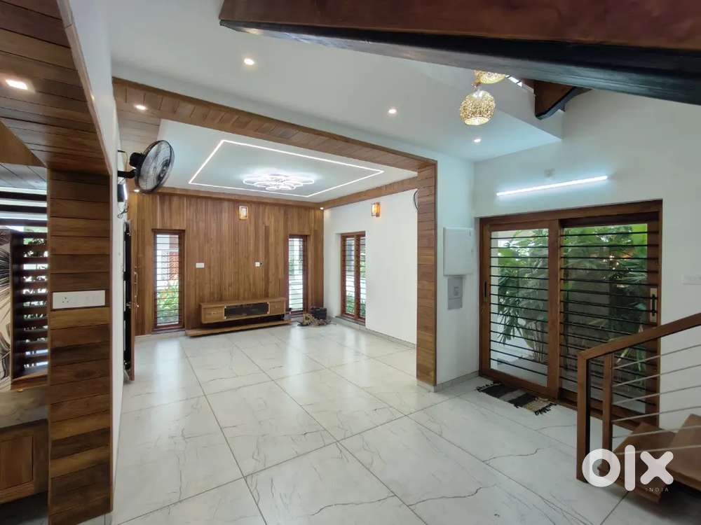 4BHK NEW 7 CENT 3500 SQFT HOUSE @ KESAVADASAPURAM PREMIUM RED BREAK