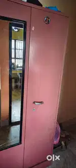 Almirah (pink)