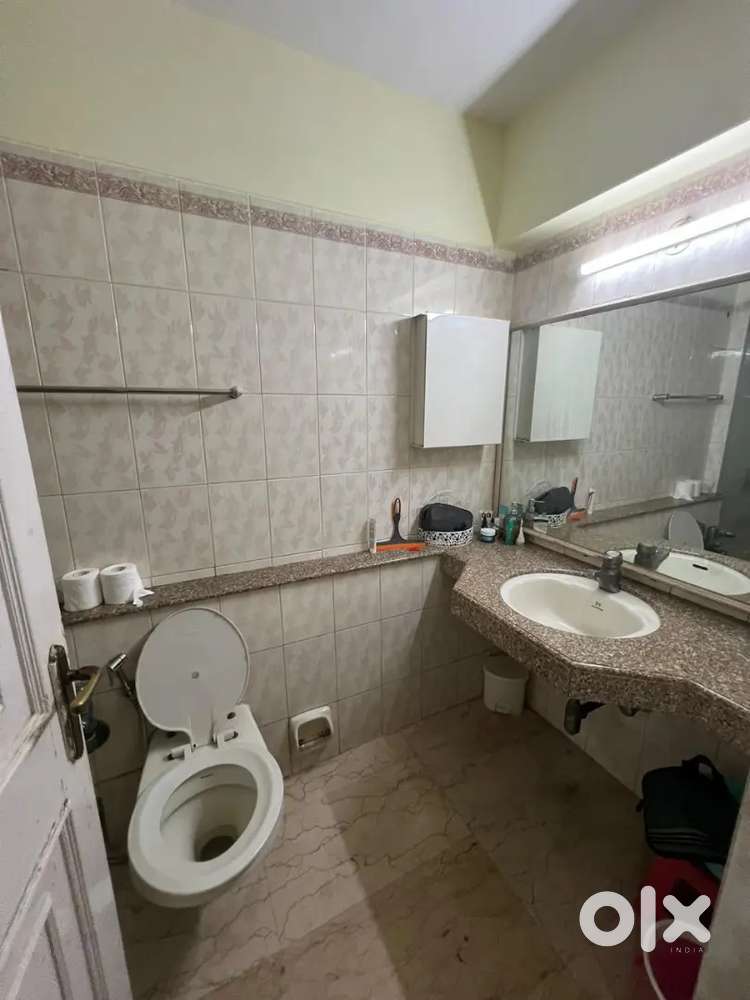 It's a 2 bhk furnished flat available for rent in Geeta bhawan,indore