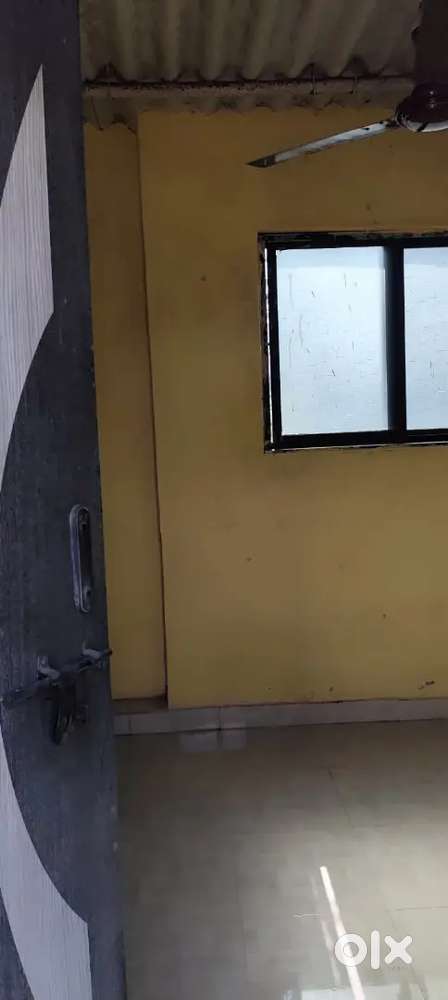 1 single room available in pimple gurav