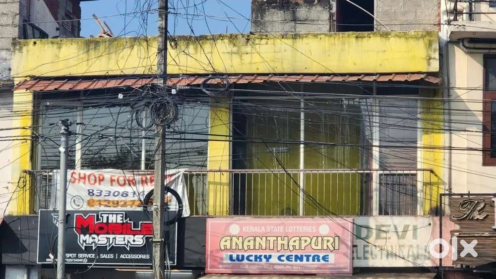 130+230sqft office/shop for rent @karamana junction