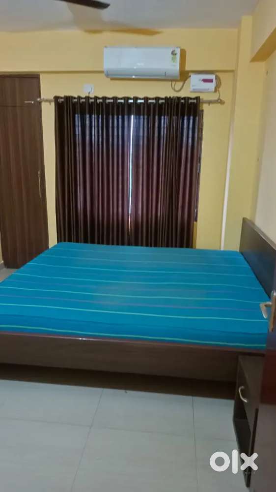 Fully independent 3Bhk semifurnished flat at ulubari B Baruah Road.