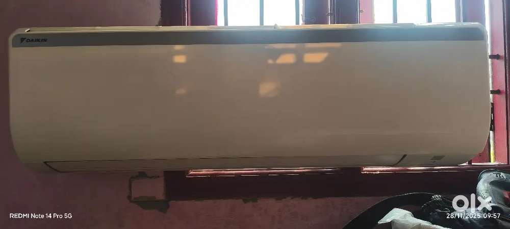 Daikin 1.8 ton gud  condition 6.0 month warranty