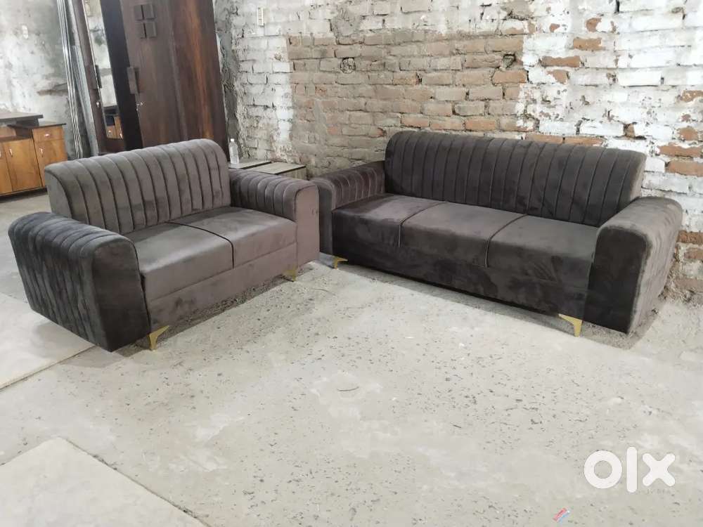 New. brandd sofa.vol_17ki8.r