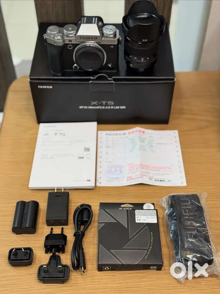 Fujifilm X-T5 Mirrorless Camera + Super EBC XF- 16-50mm