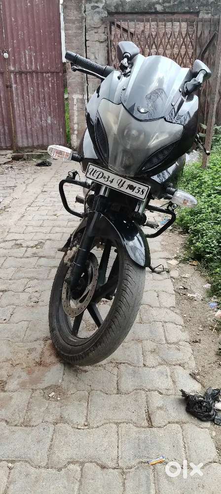 Bajaj pulsar 220cc colour black
