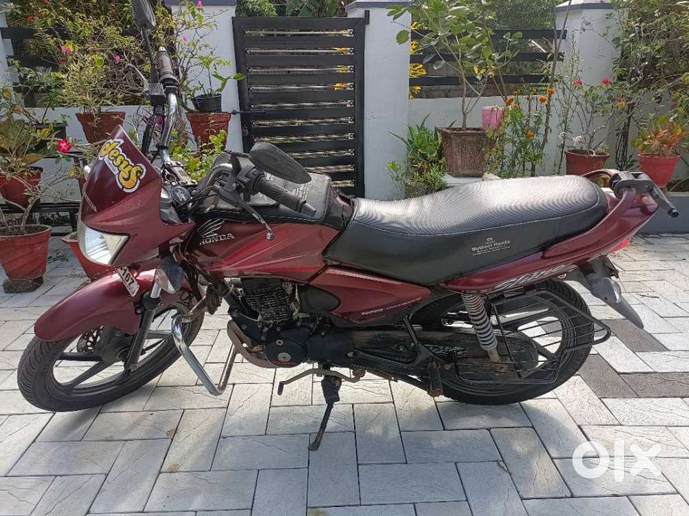 Honda CB Shine 125 cc with Disk brake in Excellent condition