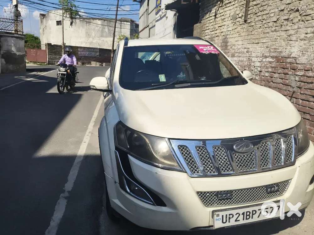 Mahindra XUV500 2017w8