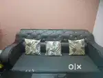 Fiveseater sofa set and centre table for selling