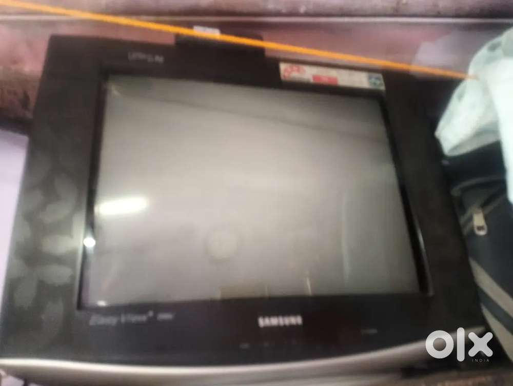 Sumsung tv new condition h 1 years use h