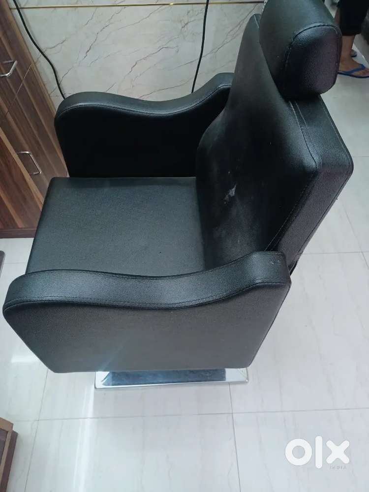 Beauty parlour items