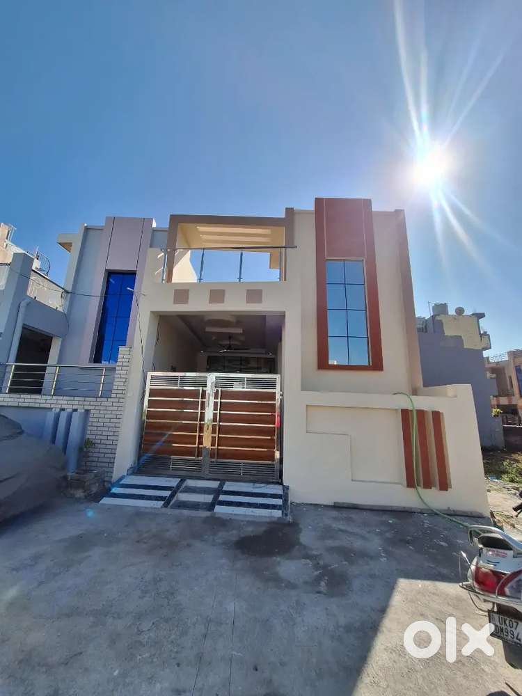 Ready to move 3bhk house  beautiful Location