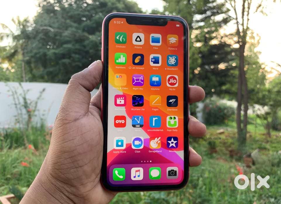 Iphone 11 in Red colour