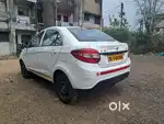 चारों टायर नया है गाड़ी टिप टॉप कंडीशन में है