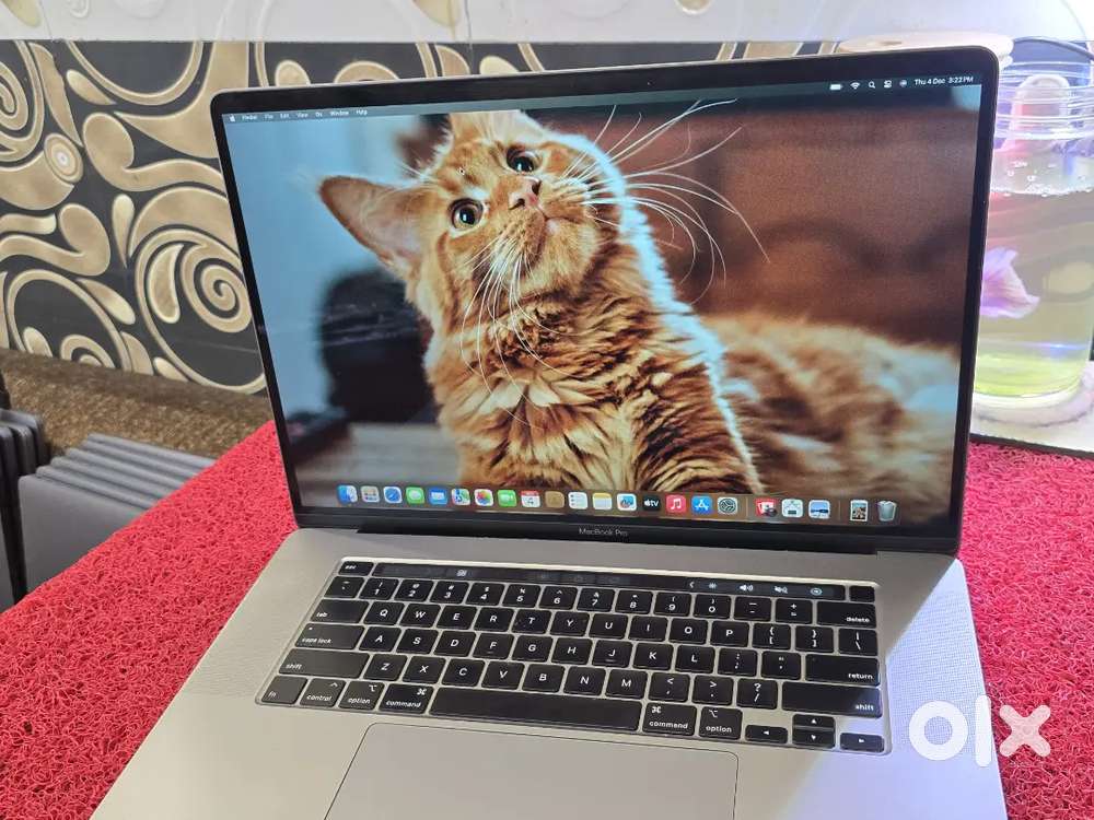 Apple Macbook Pro 2020 i7 16gb 512gb 5.5gb Graphics 16inch Retina