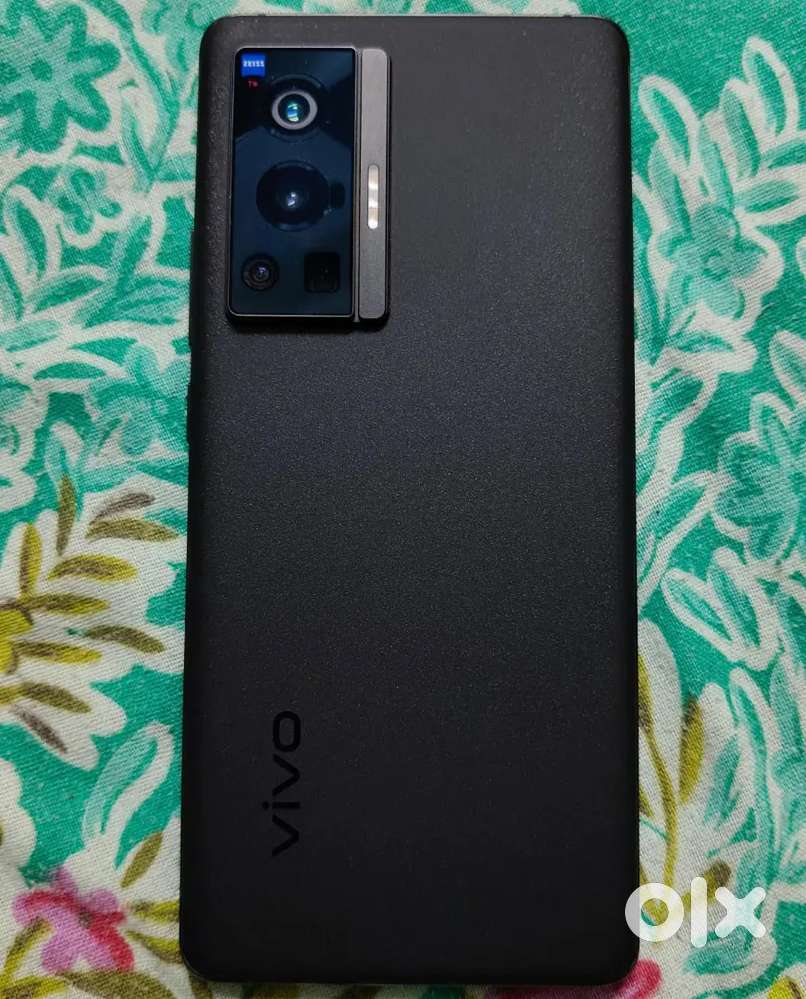 VIVO X70 PRO 12+8 ram 256 storage