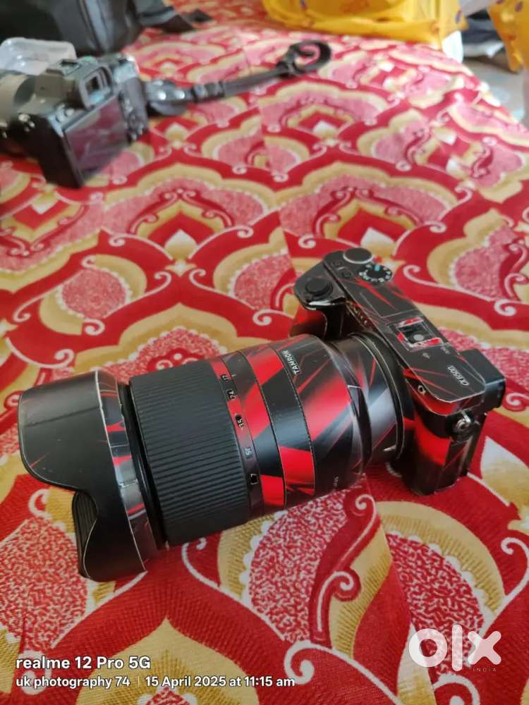 Sony 6500 tamron 17-70 f2. 8 lens 9battery charger Aluminum body grip