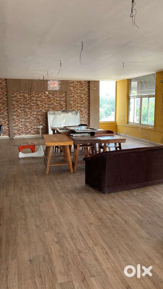 30 Staf sitting space Office For RENT