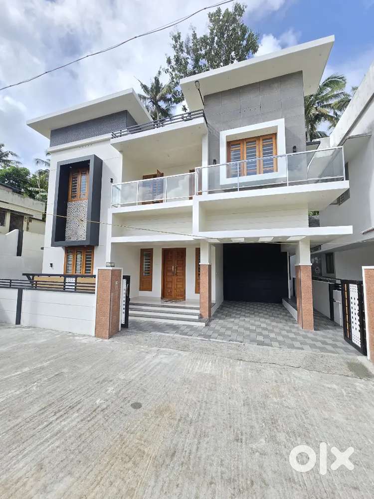 NEW 3BHK HOUSE KARIYAVATTOM CHENGOTTUKONAM 58LAK