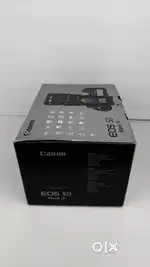Canon EOS 5D Mark III 22.3 MP DSLR Camera - Black (Body & Grip)