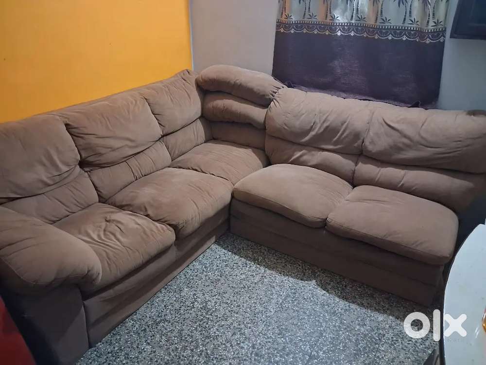 Sofa five seater bechna hai