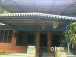 8 cent സ്ഥലവും പഴയ വീടും പുതുരുത്തിപള്ളി സെന്ററിൽ