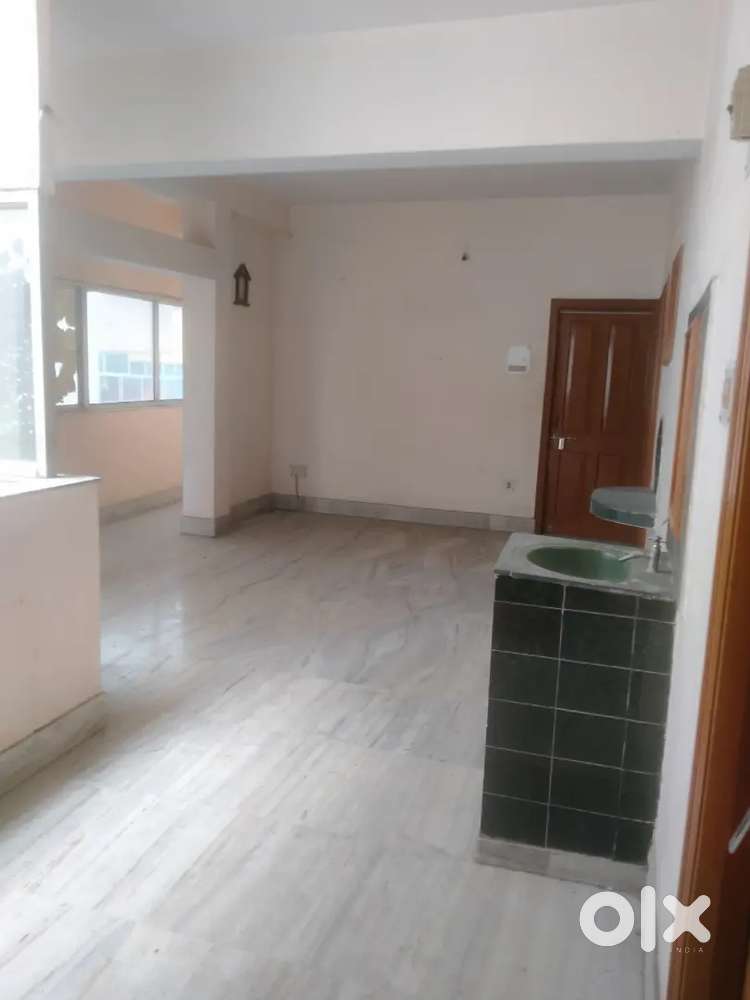 3bhk for working bachelor and family