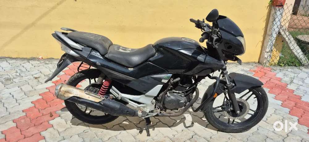 HERO CBZ XTREAM; MODEL 2013; SELF ALLOY FRONT DISC BRAKE; BLACK COLOUR