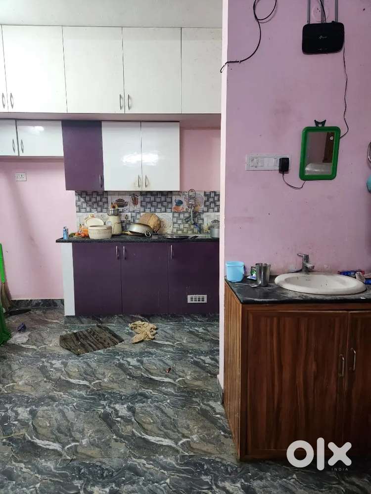 Roommate , we are 3/4, looking for 4th person