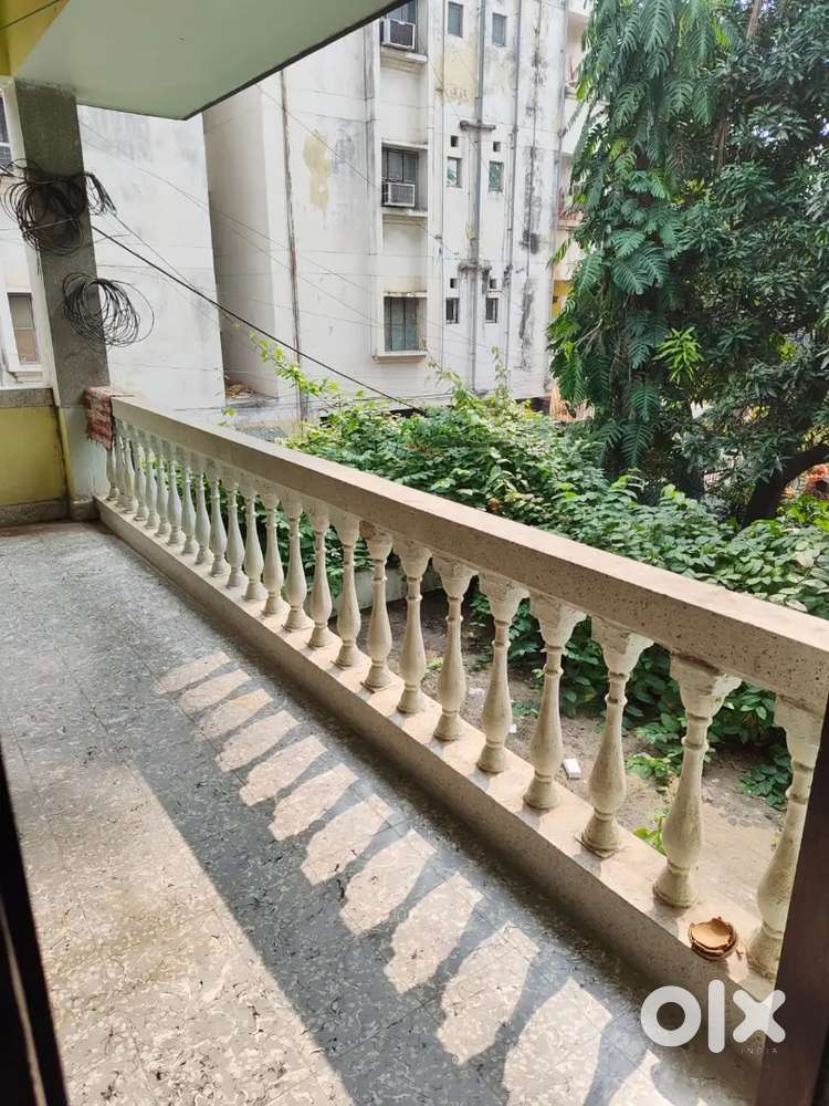 Need roommate for a room in 3bhk flat