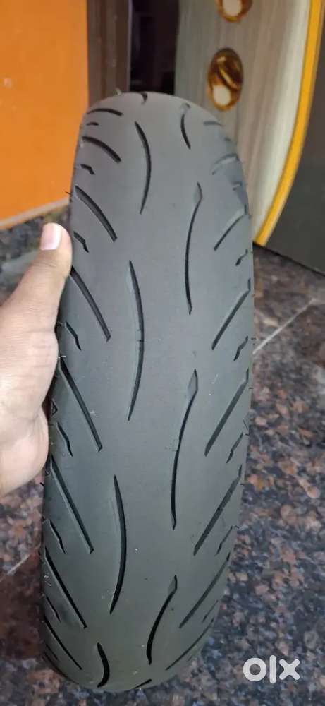 Ceat zoomrad x1 F 110/70R17 front tyre