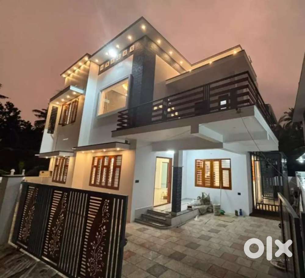 5 CENT 4 BHK KAZHAKOOTTAM NEAR KINFRA FILIM VIDEO PARK