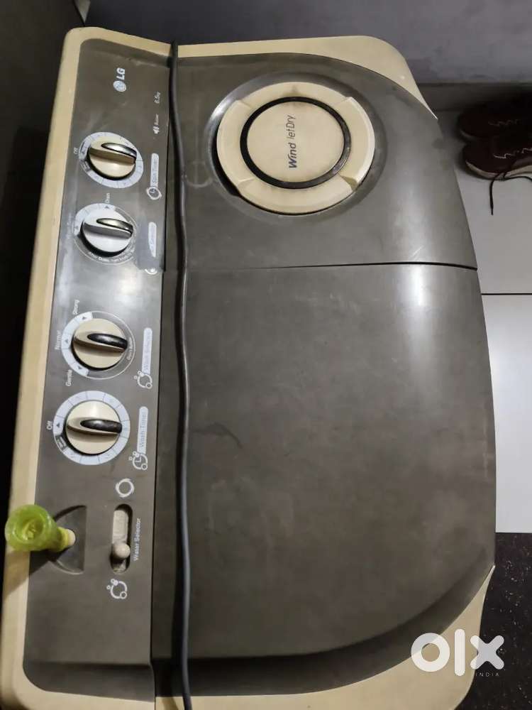 LG Semi-Automatic Washing Machine