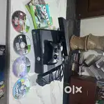Xboxx 360 model of 2010 with 4 cds